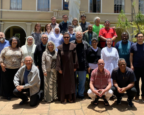 EFOE_conclui_formação_de_orientadores_espirituais_banner_noticia_rede-servir